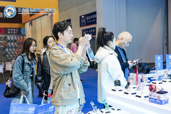 寧波港再傳重磅消息！五金機(jī)電出海“黃金物流線”成型