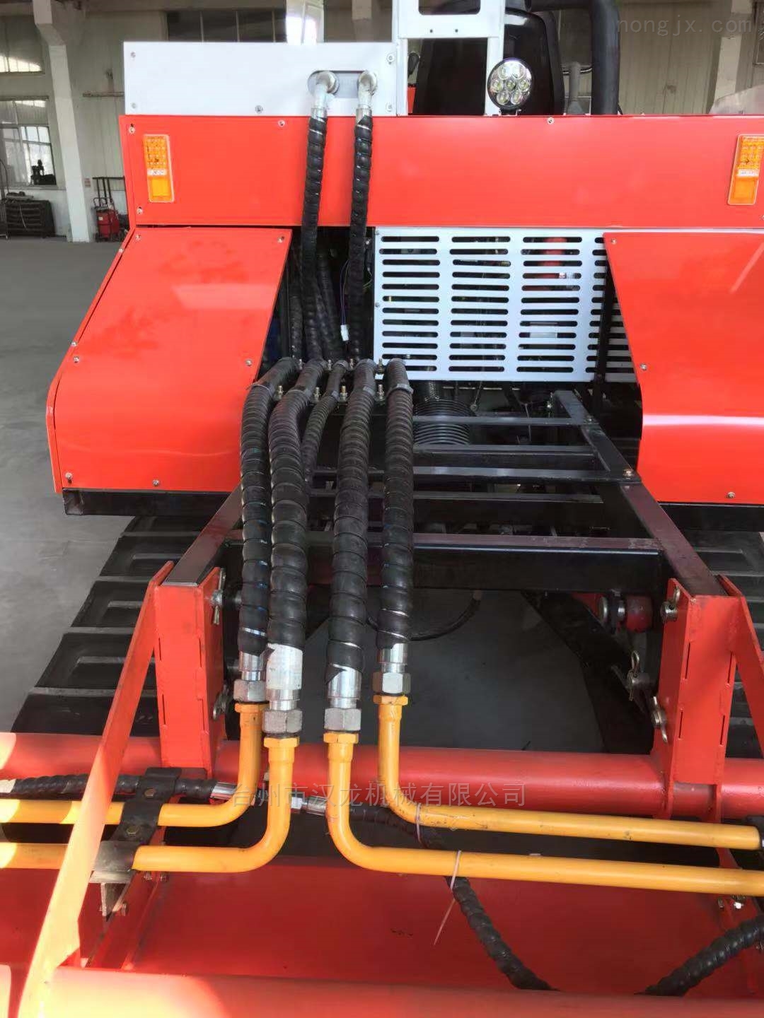 履带式全液压旋耕机