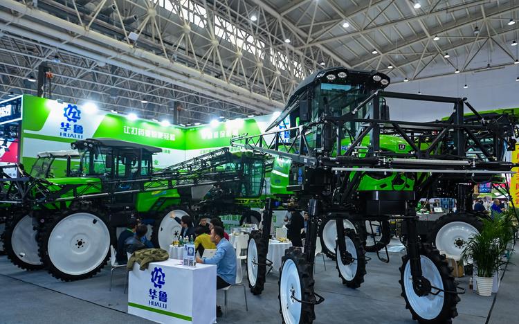 東方市農(nóng)機(jī)服務(wù)中心召開2026年農(nóng)村地區(qū)農(nóng)機(jī)工作會議